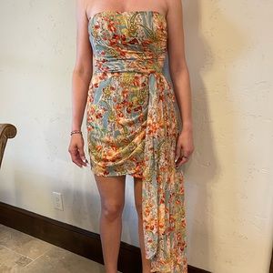 Bronx & Banco designed in Australia. Amazing floral print with long side sash.